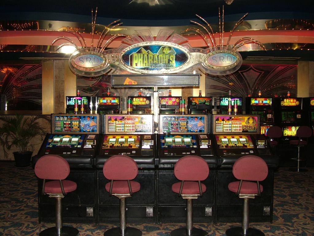 Ambassador Hotel & Casino パラマリボ エクステリア 写真